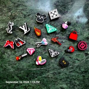 Crocs charm (new) 19 pcs